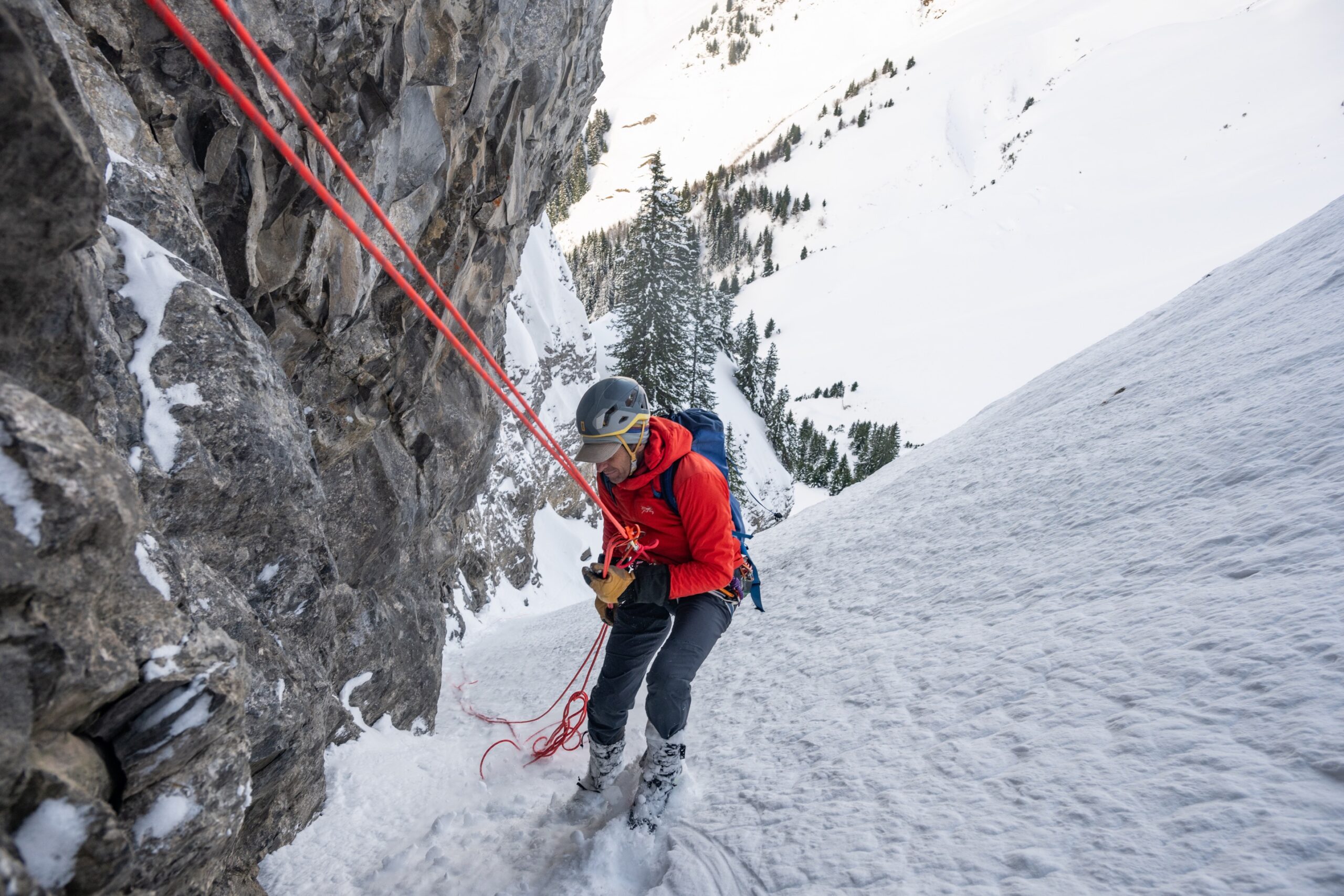 descente en rappel alpinisme hivernal